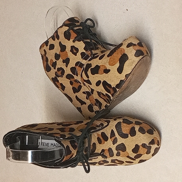 Steve Madden Leopard print booties size 7 1/2 - Picture 2 of 14